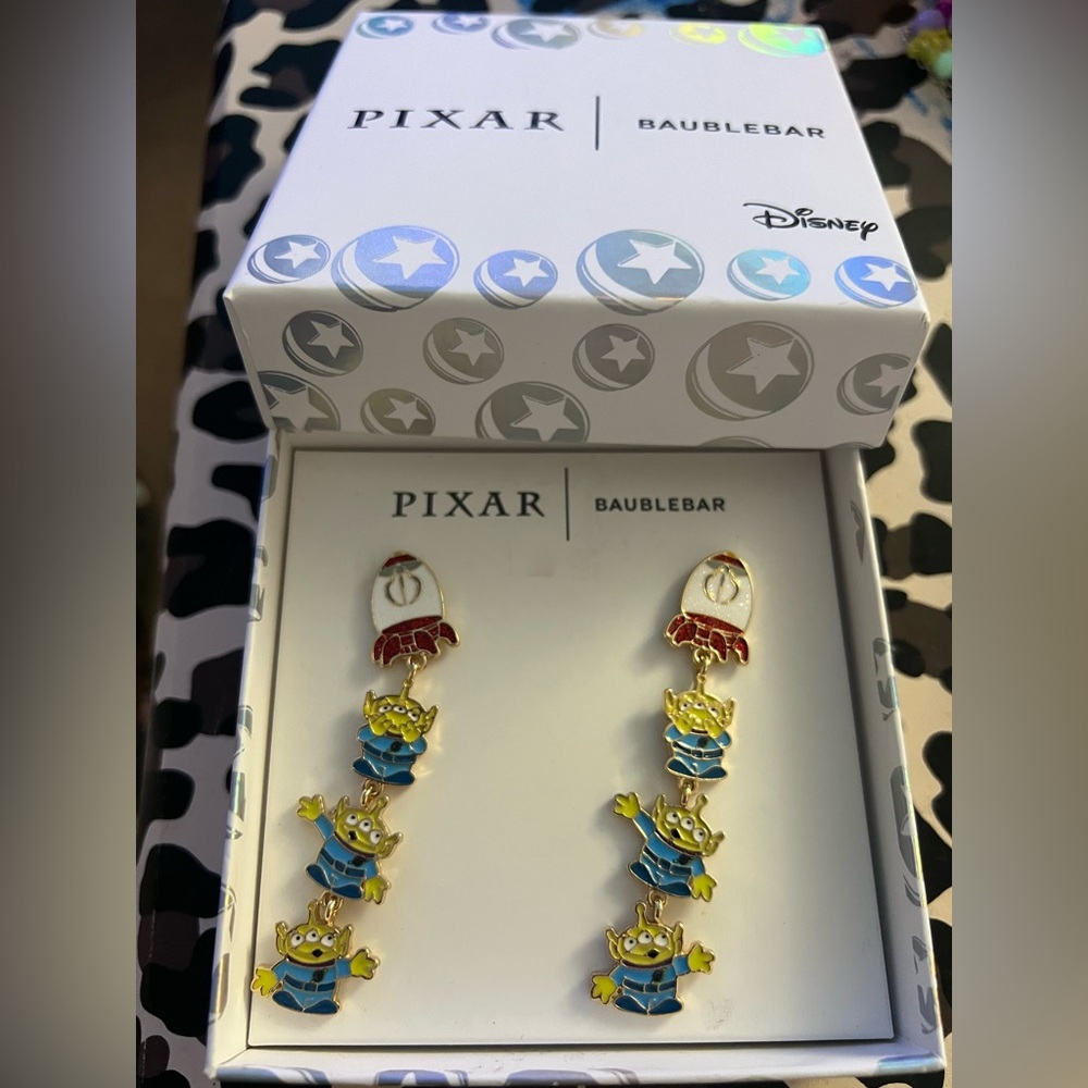 SOLD💰Disney Pixar Toy Story ALIENS earrings NWB - Picture 4 of 5